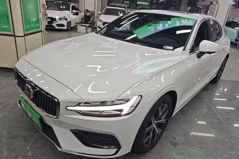 Volvo S60 2025
