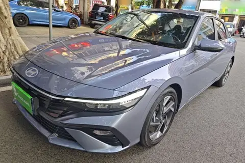 Hyundai Elantra 2025