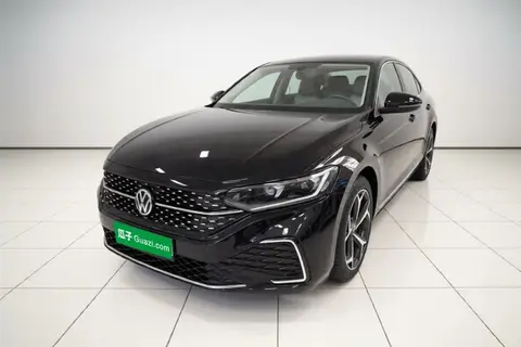 Volkswagen Passat 2025
