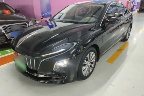 Hongqi E-QM5 2022