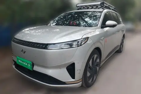 Dongfeng eπ 008 2024