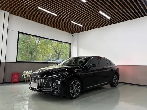 Hongqi E-QM5 2023