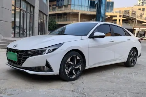 Hyundai Elantra 2022