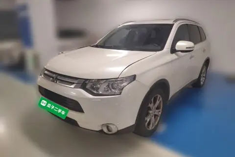 Mitsubishi Outlander 2014