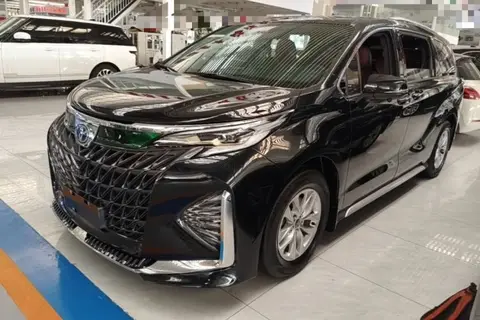 Toyota Granvia 2023