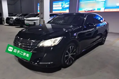 Toyota Crown 2018