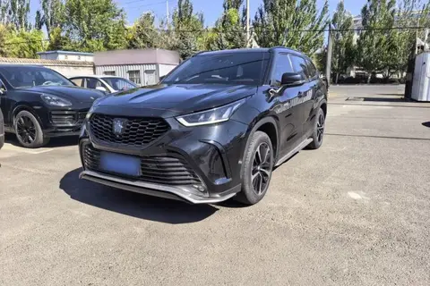 Toyota Crown Kluger 2022