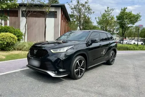 Toyota Crown Kluger 2022