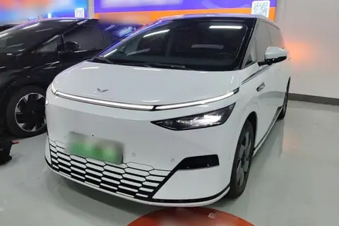 XPeng X9 2024
