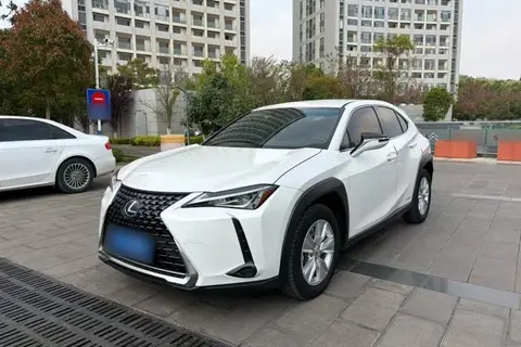 Lexus UX 2021