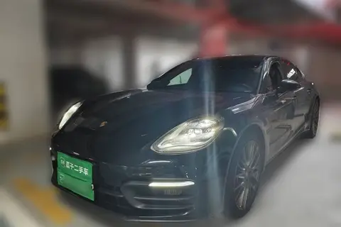 Porsche Panamera 2022