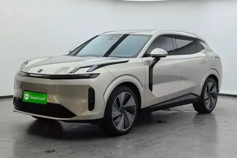 Lynk & Co 08 EM-P 2024