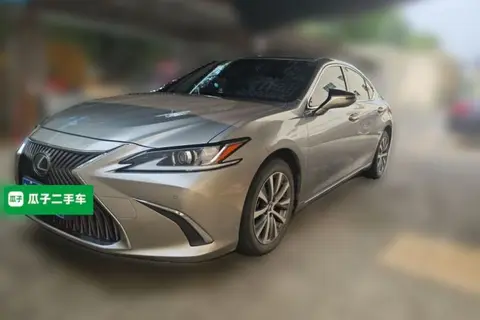 Lexus ES 2021