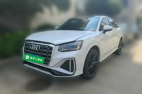 Audi Q2L 2021