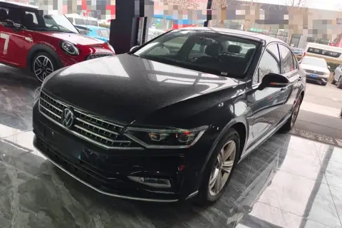 Volkswagen Magotan 2025