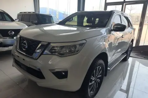 Nissan Terra 2020