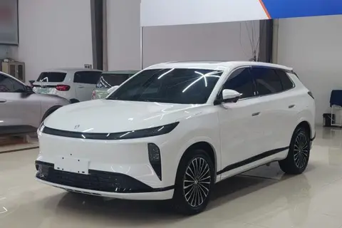 Dongfeng L8 2025