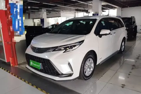 Toyota Granvia 2023