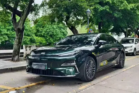 Geely Galaxy Starshine 8 2025
