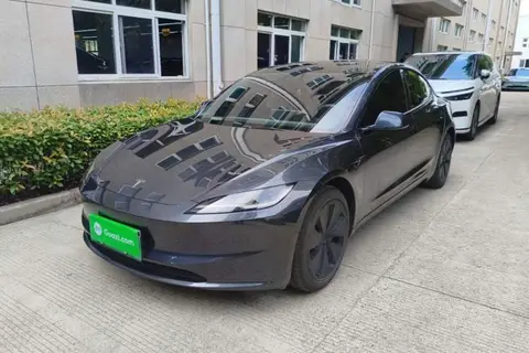 Tesla Model 3 2025