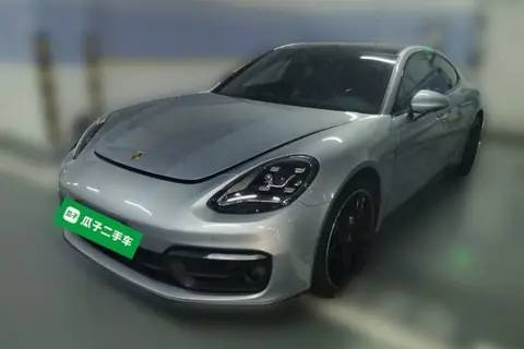 Porsche Panamera 2023