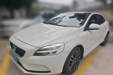 Volvo V40 2018