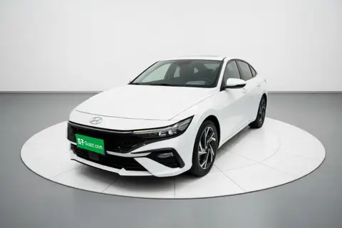 Hyundai Elantra 2024