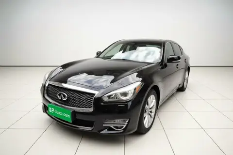Infiniti Q70 2016