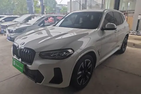 BMW iX3 2024