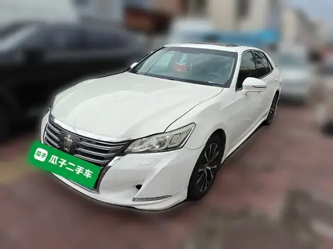 Toyota Crown 2018