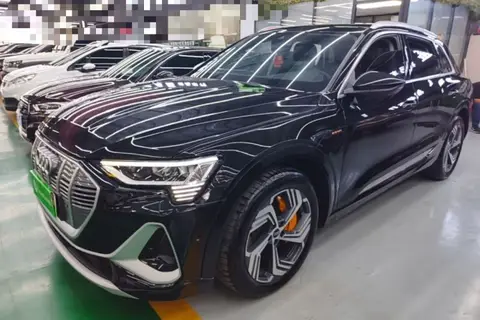Audi e-tron 2023
