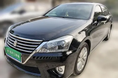 Toyota Crown 2013