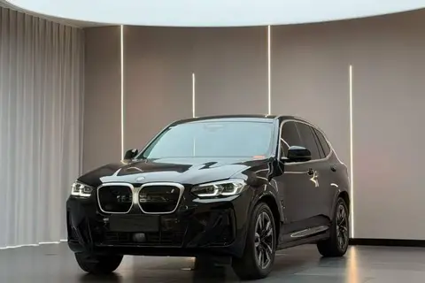 BMW iX3 2024
