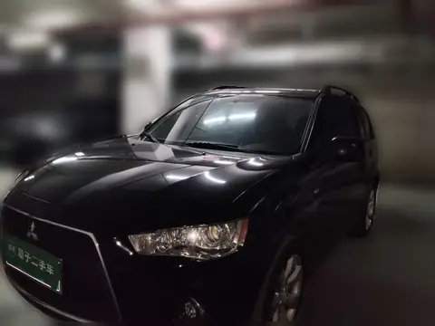 Mitsubishi Outlander 2011
