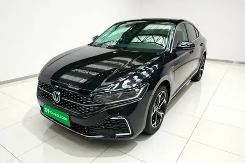 Volkswagen Passat 2025
