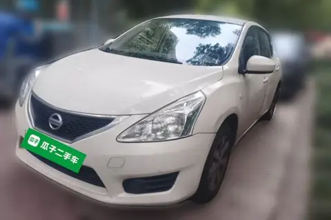 Nissan Tiida 2015