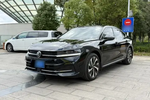 Volkswagen Magotan 2025