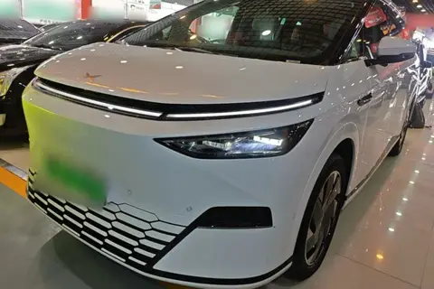 XPeng X9 2024