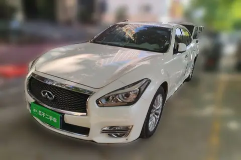 Infiniti Q70 2017