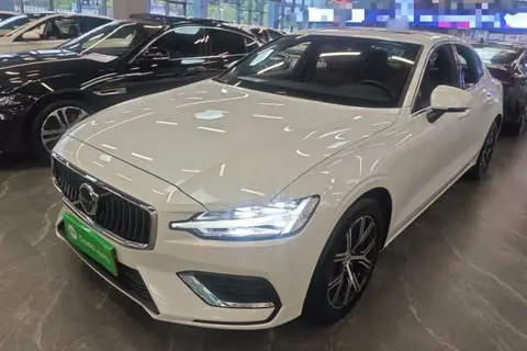 Volvo S60 2025