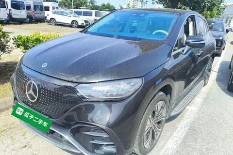 Mercedes-Benz EQE SUV 2023