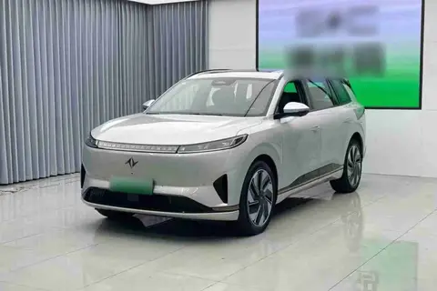 Dongfeng eπ 008 2024