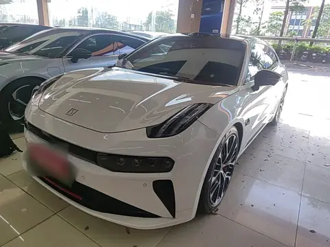ZEEKR 001 2025