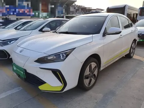 Dongfeng E70 2022