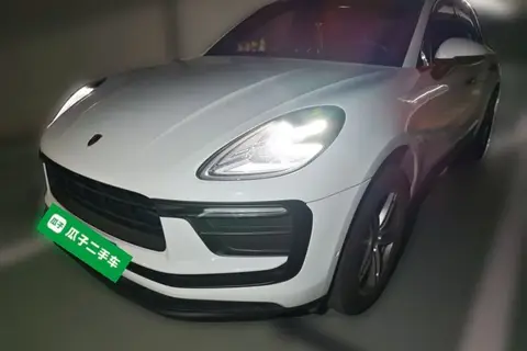 Porsche Macan 2021