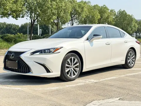 Lexus ES 2019