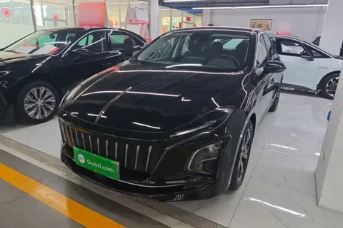 Hongqi E-QM5 2024