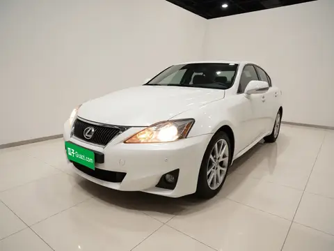 Lexus IS 2011