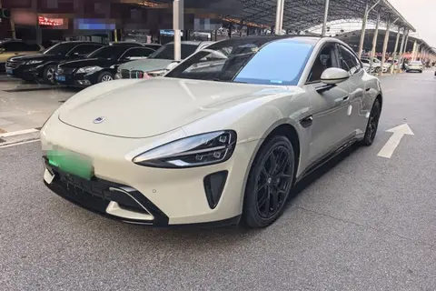 Xiaomi SU7 2024