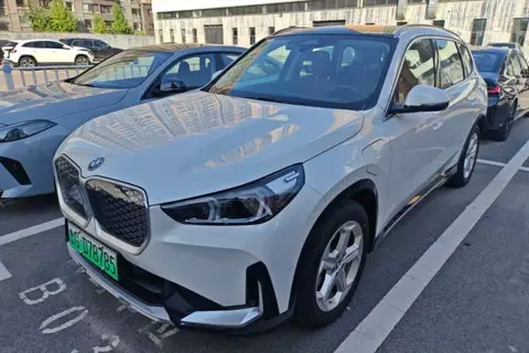 BMW iX1 2025